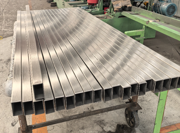 梁平建筑工程行业用不锈钢无缝钢管